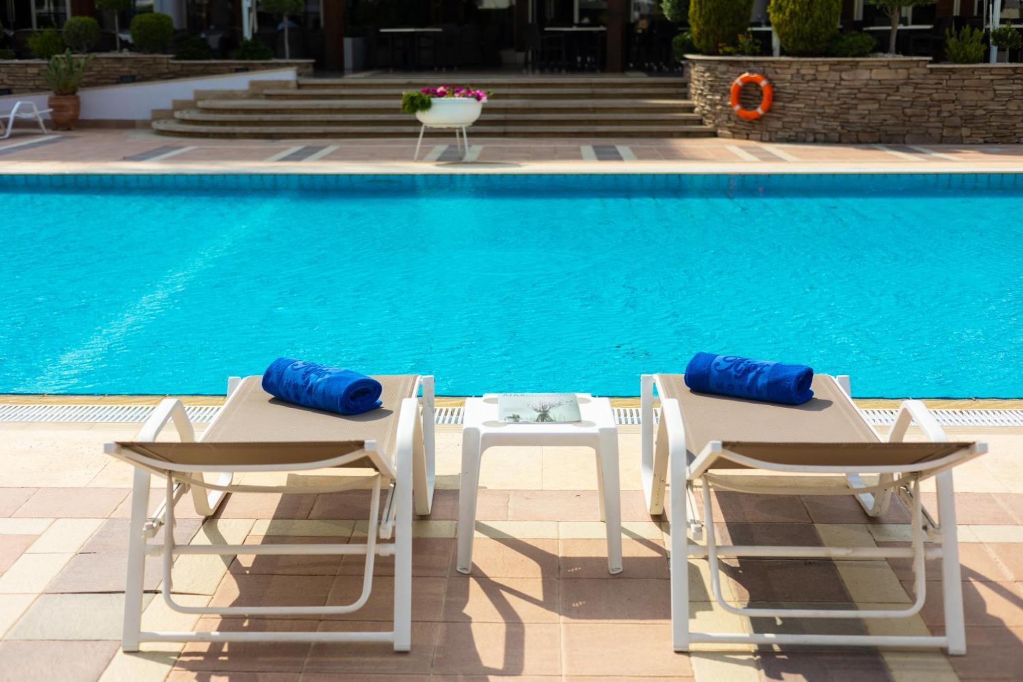 Ajax Hotel Limassol Eksteriør billede