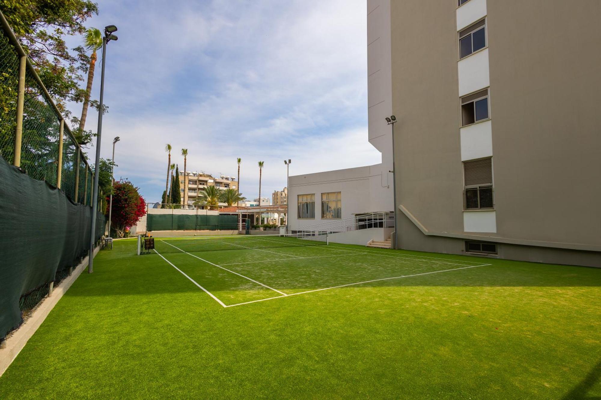 Ajax Hotel Limassol Eksteriør billede